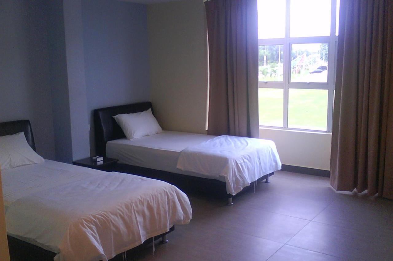 Oyo 90021 Star View Hotel Kampong Batu Tiga Bilik gambar