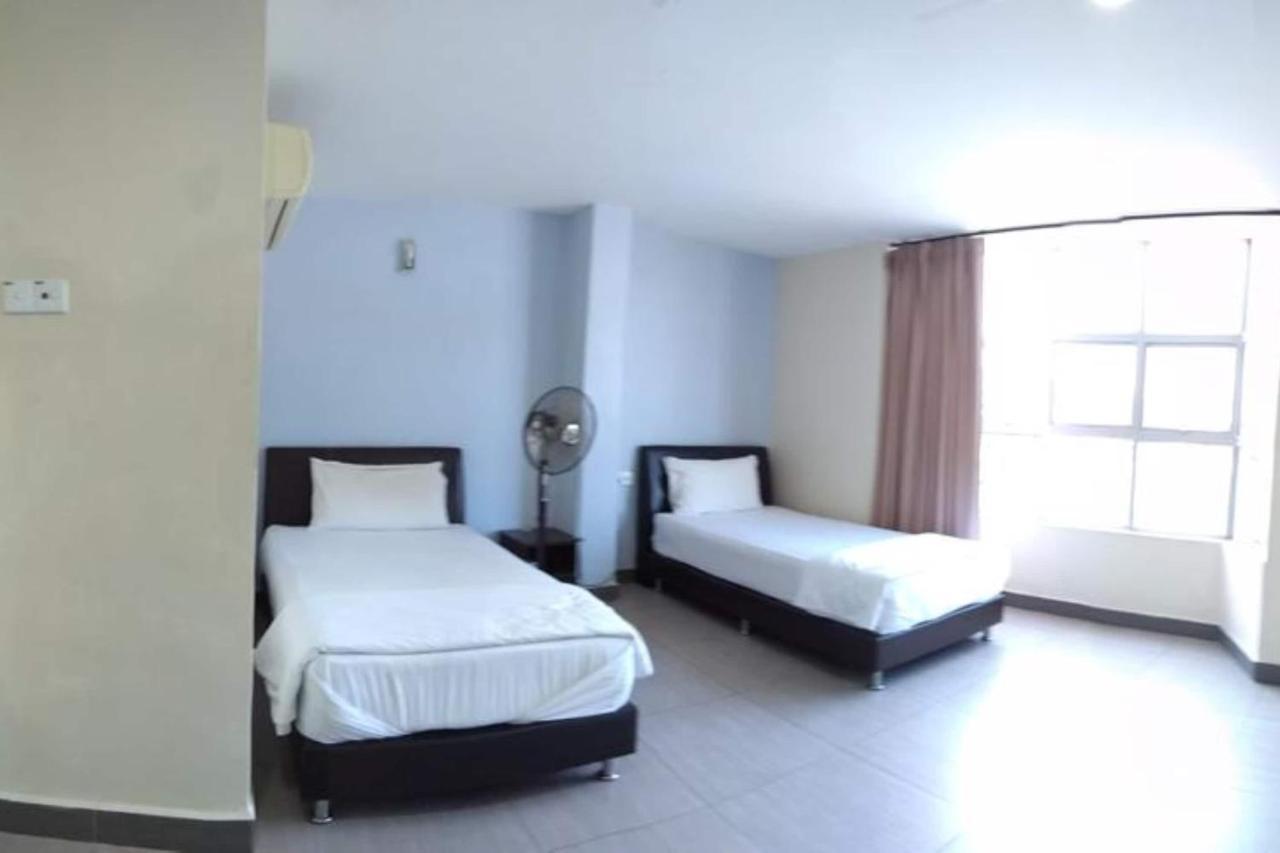 Oyo 90021 Star View Hotel Kampong Batu Tiga Luaran gambar