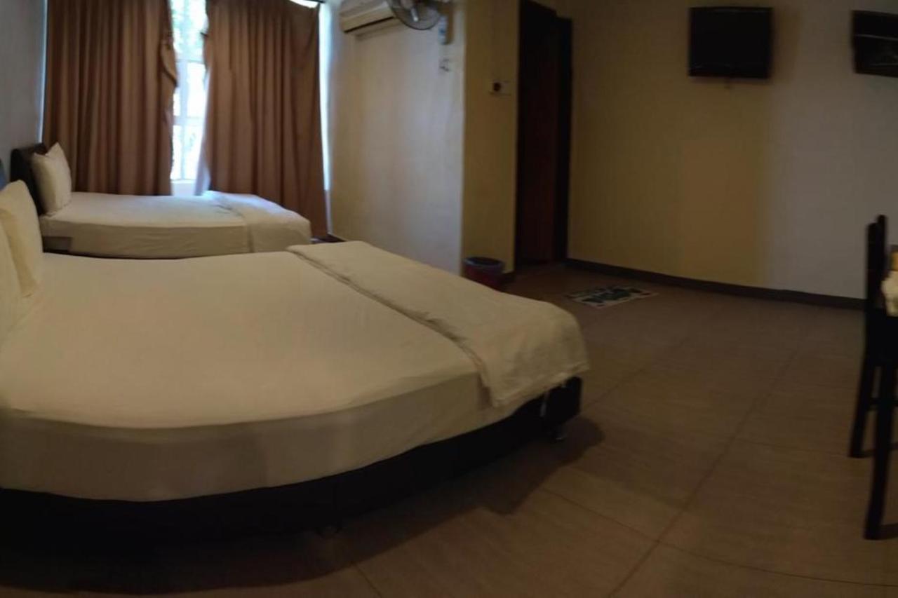 Oyo 90021 Star View Hotel Kampong Batu Tiga Bilik gambar
